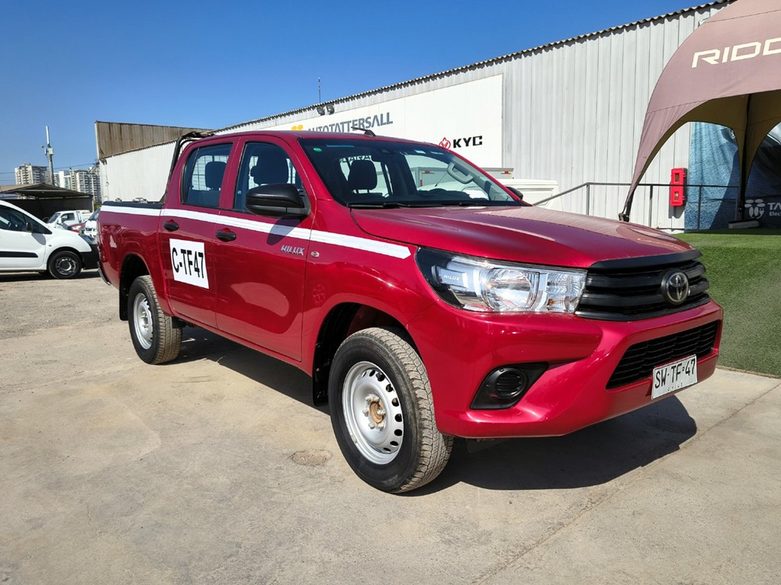 TOYOTA HILUX 2.4 DX 4X2 DIESEL MT 2023 - Imagen 3 de 18