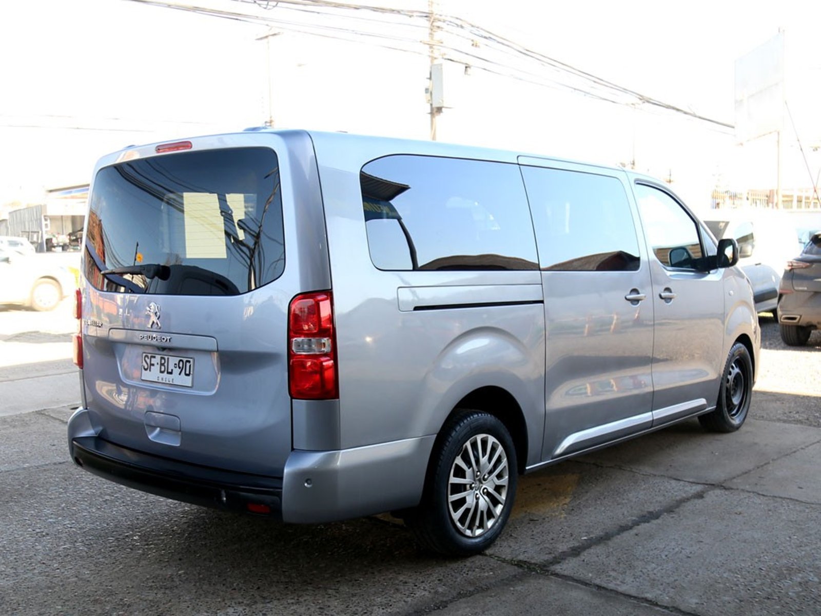 Peugeot TRAVELLER L3 BLUE HDI 180 2.0 2022 - Imagen 8 de 20