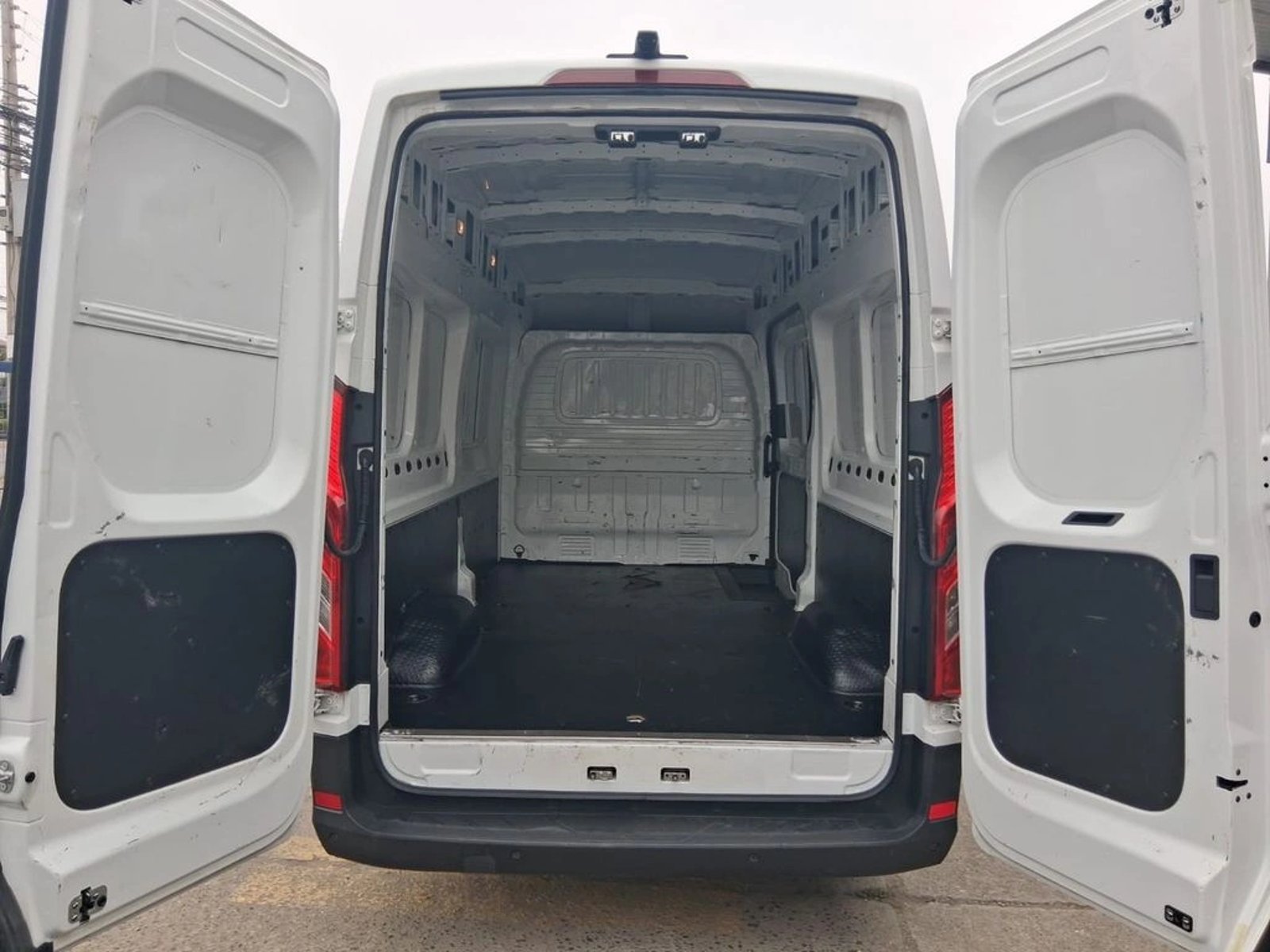 MAXUS DELIVER9 CARGO L3H3 RWD 2.0 2024 - Imagen 20 de 20