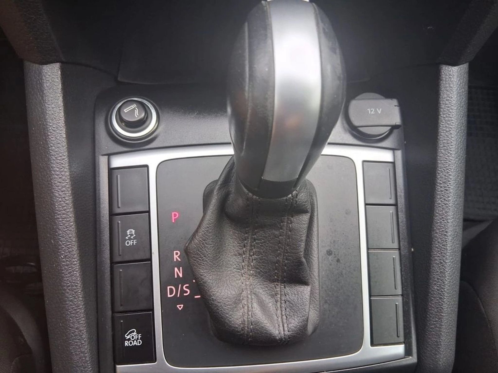 VOLKSWAGEN AMAROK 2.0 DC COMFORTLINE AT 4X4 2023 - Imagen 13 de 15