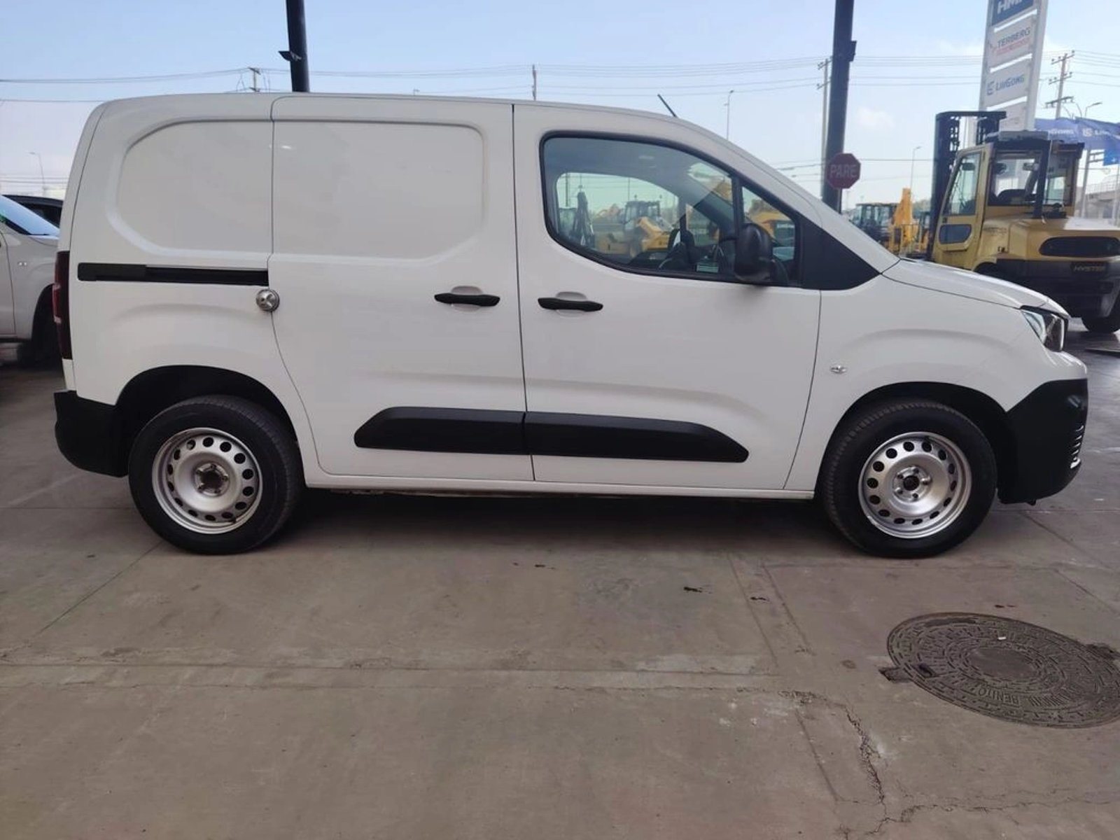 Peugeot PARTNER 1.5 L1 HDI  4X2 MT 5P 2023 - Foto 5 de 15