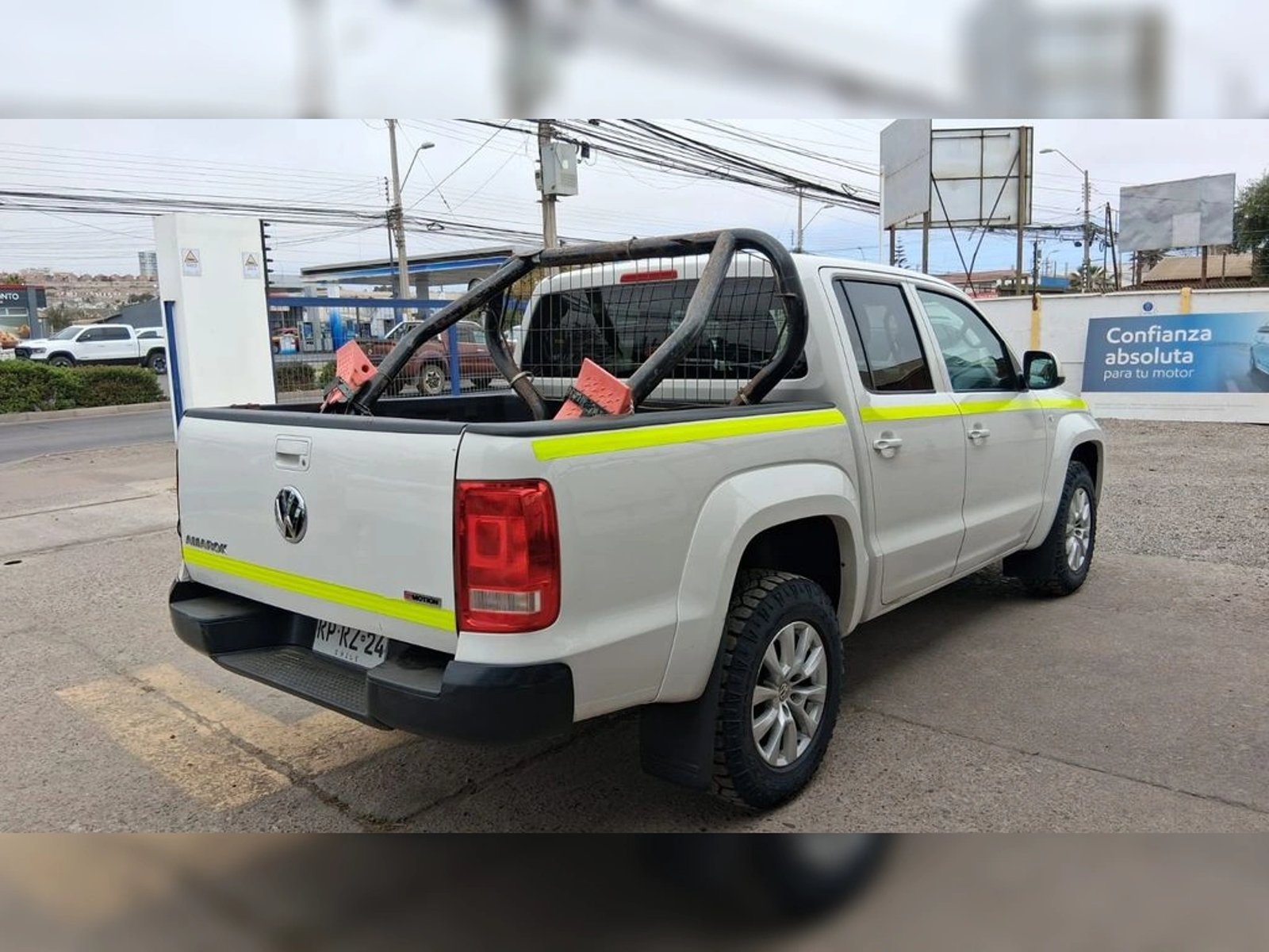 VOLKSWAGEN AMAROK 2.0 TRENDLINE DIESEL 4MOTION 4X4 DOB. CAB. MT 4P 2022 - Imagen 5 de 19