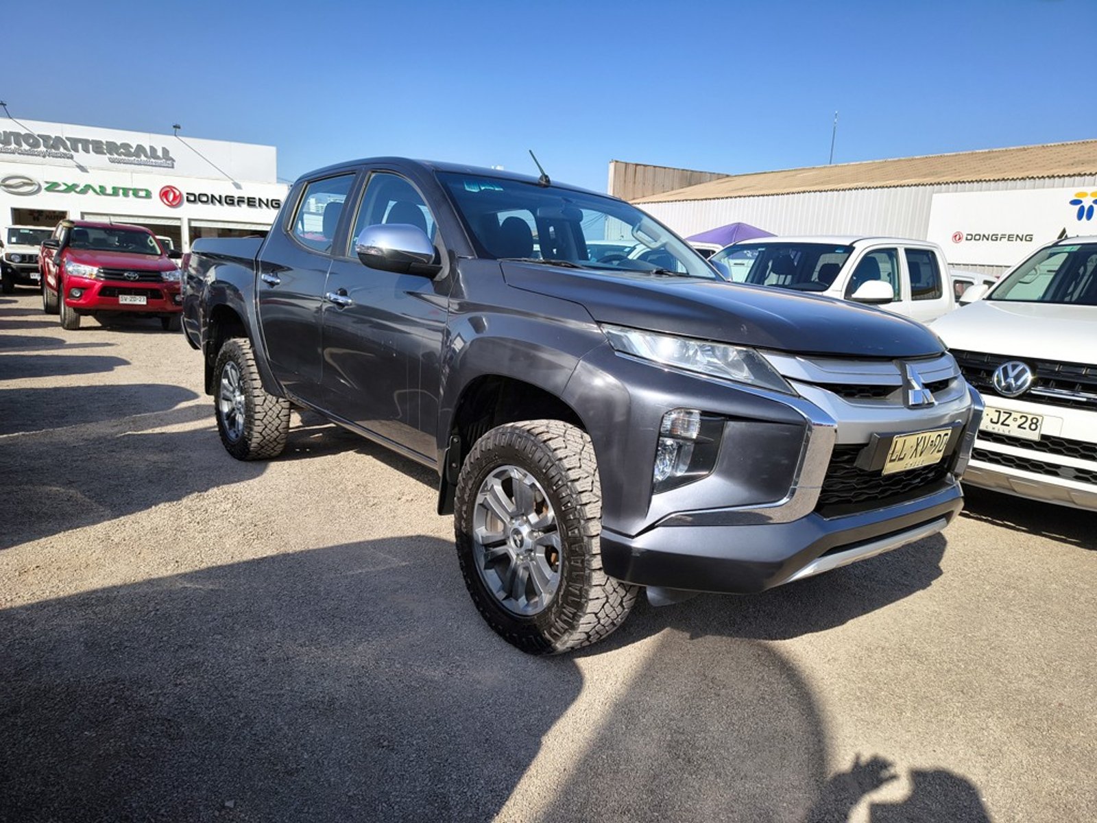 Mitsubishi L200 DAKAR 2.5 Diesel 4x4 T/A 2019 - Foto 3 de 20