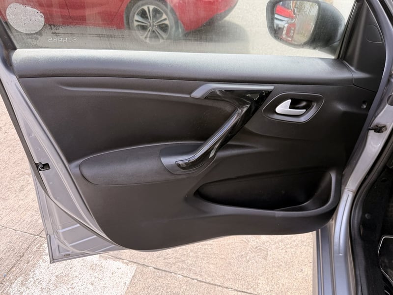 Peugeot 301 1.6 ALLURE HDI 2023 - Imagen 9 de 20