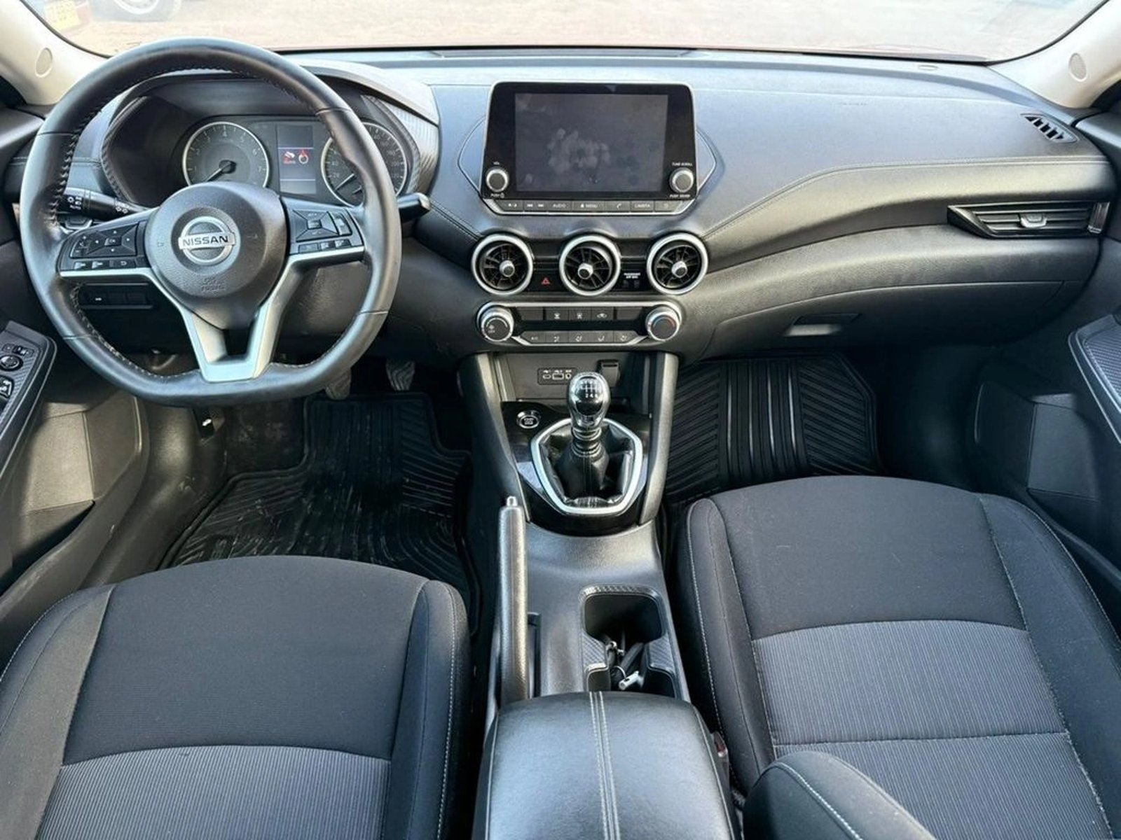 NISSAN SENTRA 2.0 SENSE 4X2 MT 4P 2023 - Imagen 14 de 14