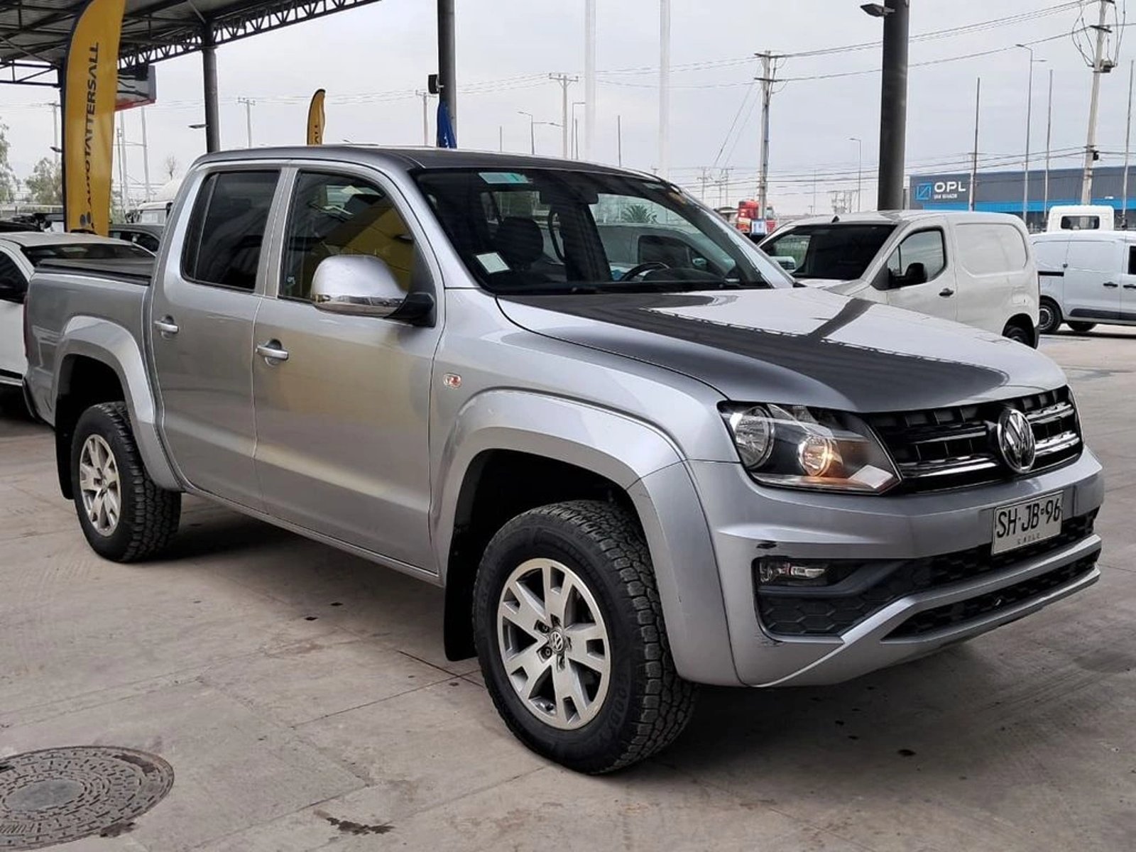 Volkswagen AMAROK COMFORTLINE 4X4 DC AT 2023 - Foto 4 de 20