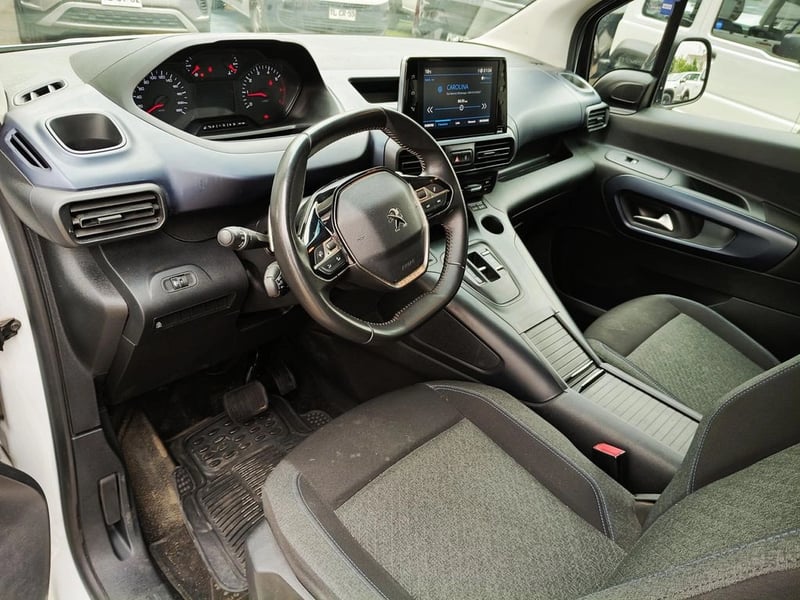 Peugeot RIFTER 1.5 ALLURE BLUEHDI AT 2024 - Imagen 16 de 20