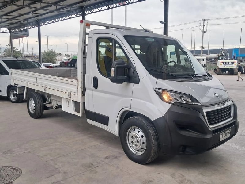 Peugeot BOXER L3 2.2 PICKUP CABINA SIMPLE 2025 - Imagen 4 de 18