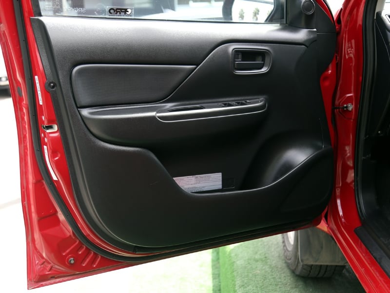 Mitsubishi L200 KATANA 2.4 4x4 MT 2023 - Imagen 11 de 20