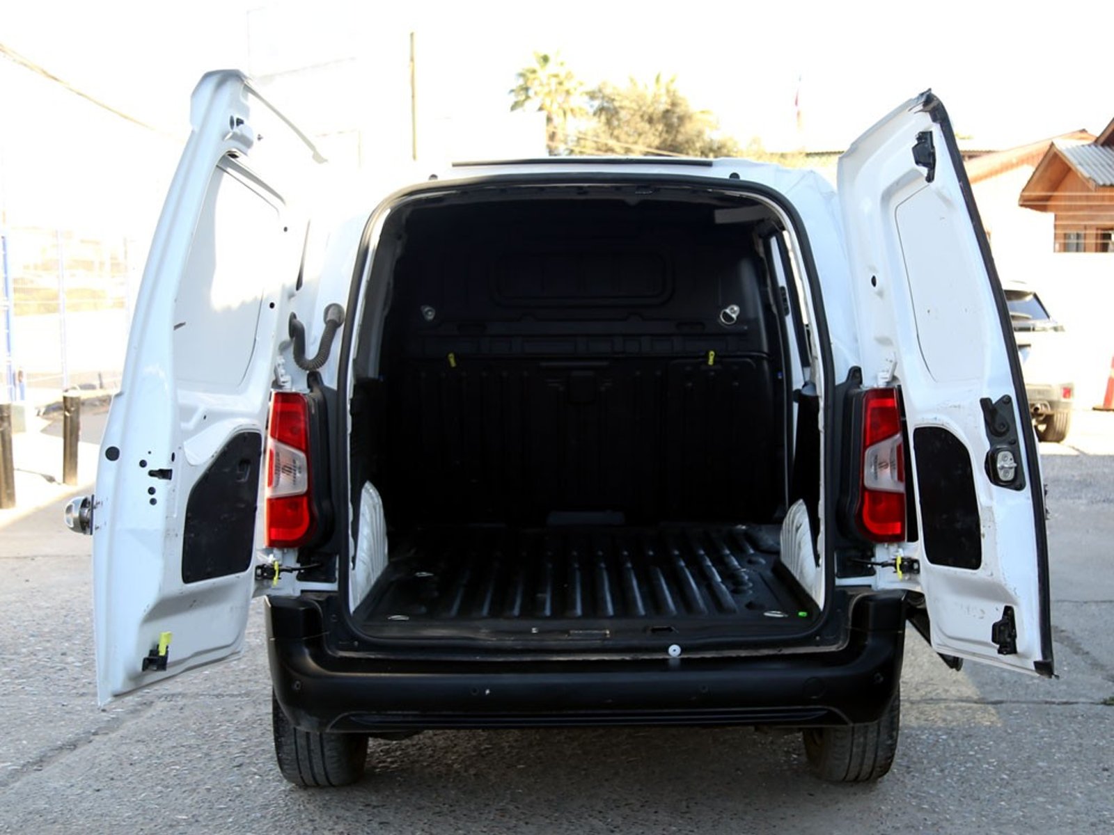 Peugeot PARTNER 1.5 L1 BLUEHDI 100 MT DIESEL 2024 - Imagen 10 de 20