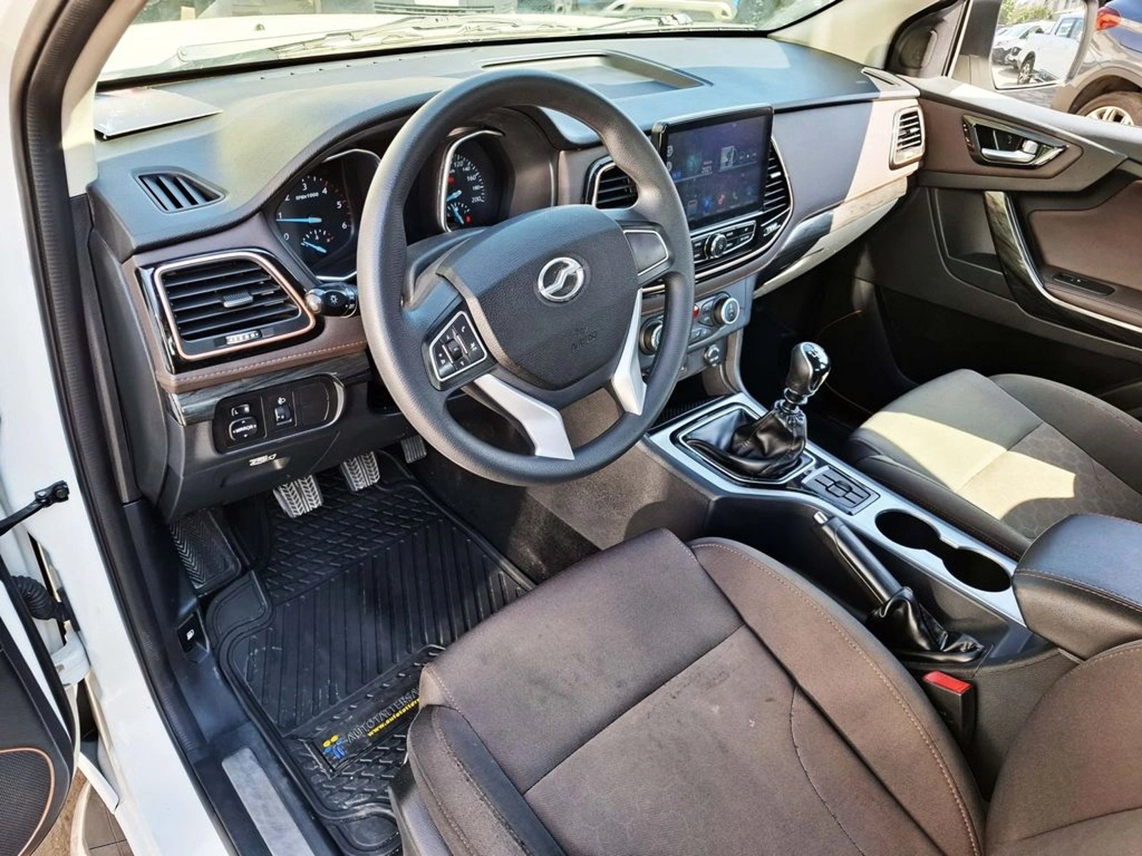 ZX Auto TERRALORD 2.5 DLX MT 4X2 2022 - Imagen 15 de 20