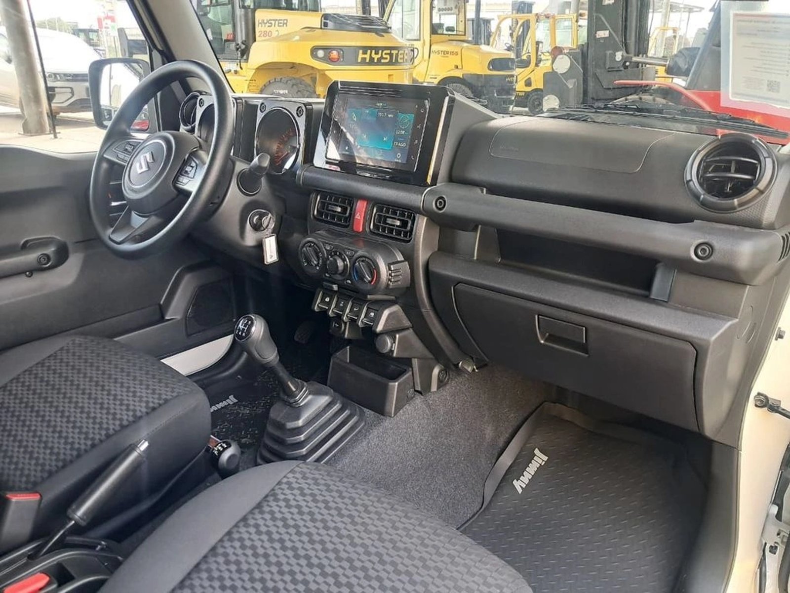 Suzuki JIMNY GL WINCHE MT 4X4 2026 - Imagen 17 de 20