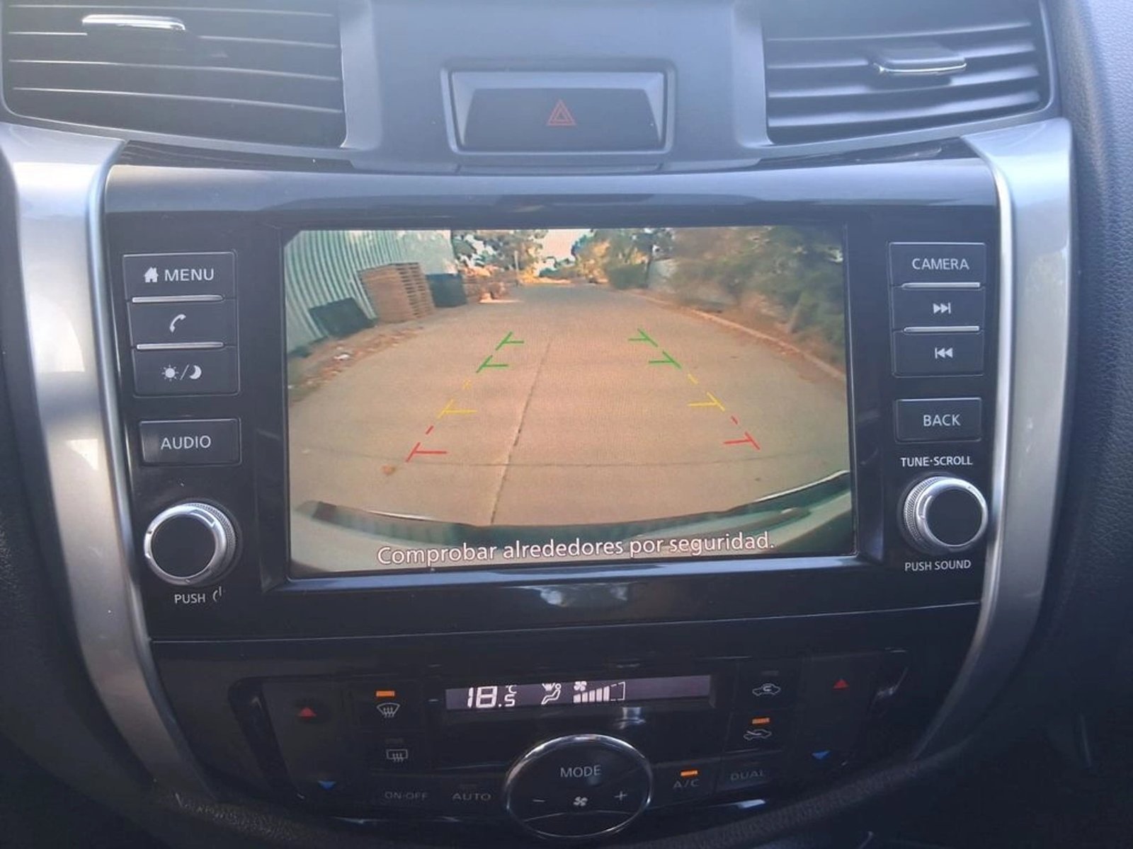NISSAN NAVARA NAVARA 2.3 DC XE 6MT 2023 - Imagen 14 de 14