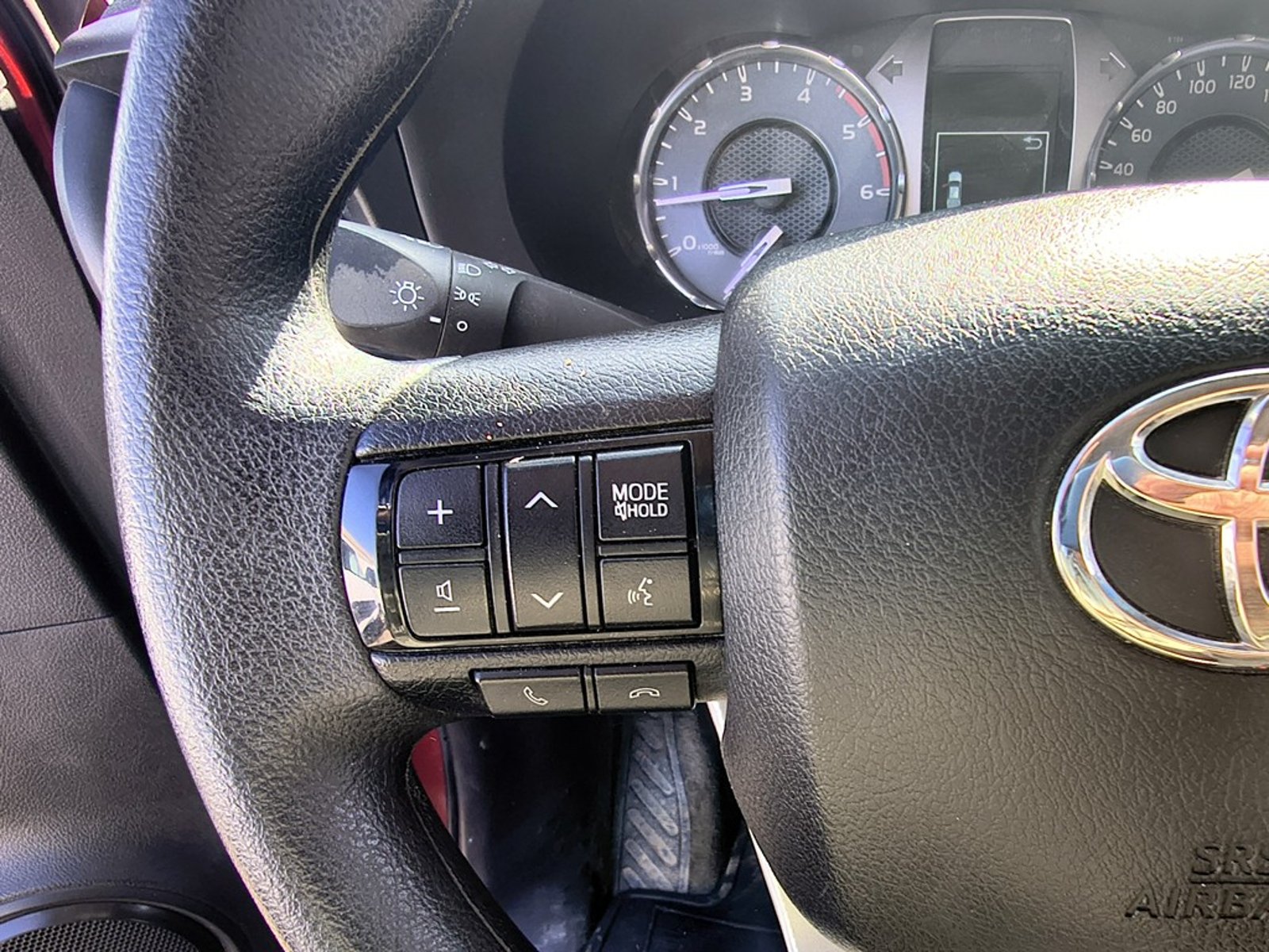 TOYOTA HILUX HILUX TSS 2.4 Diesel 4X2 T/M 2021 - Imagen 13 de 19