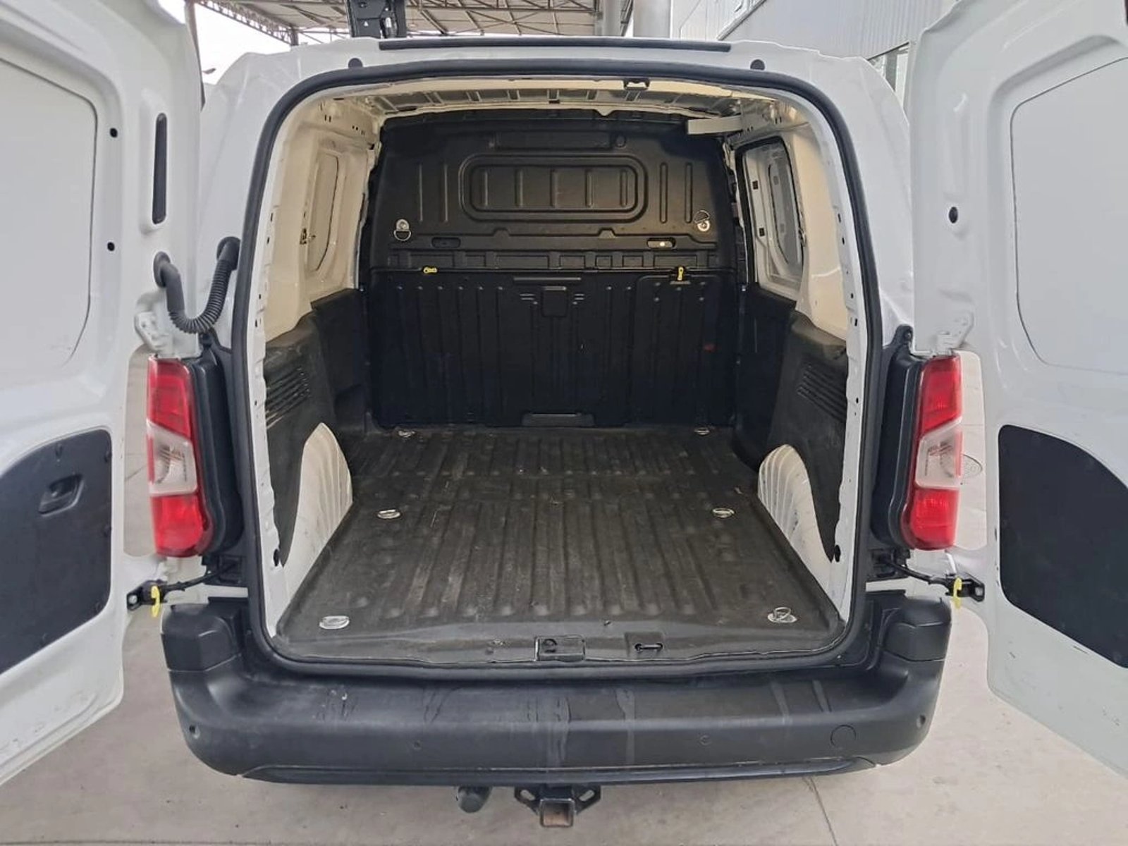 Peugeot PARTNER 1.5 L1 MT 2024 - Imagen 11 de 16