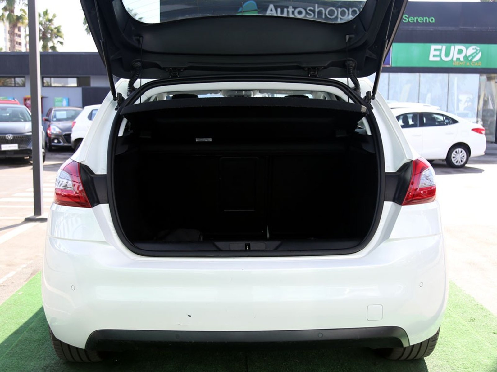 PEUGEOT 308 1.6 ALLURE PACK THP 4X2 165 EAT6 5P 2021 - Imagen 9 de 20