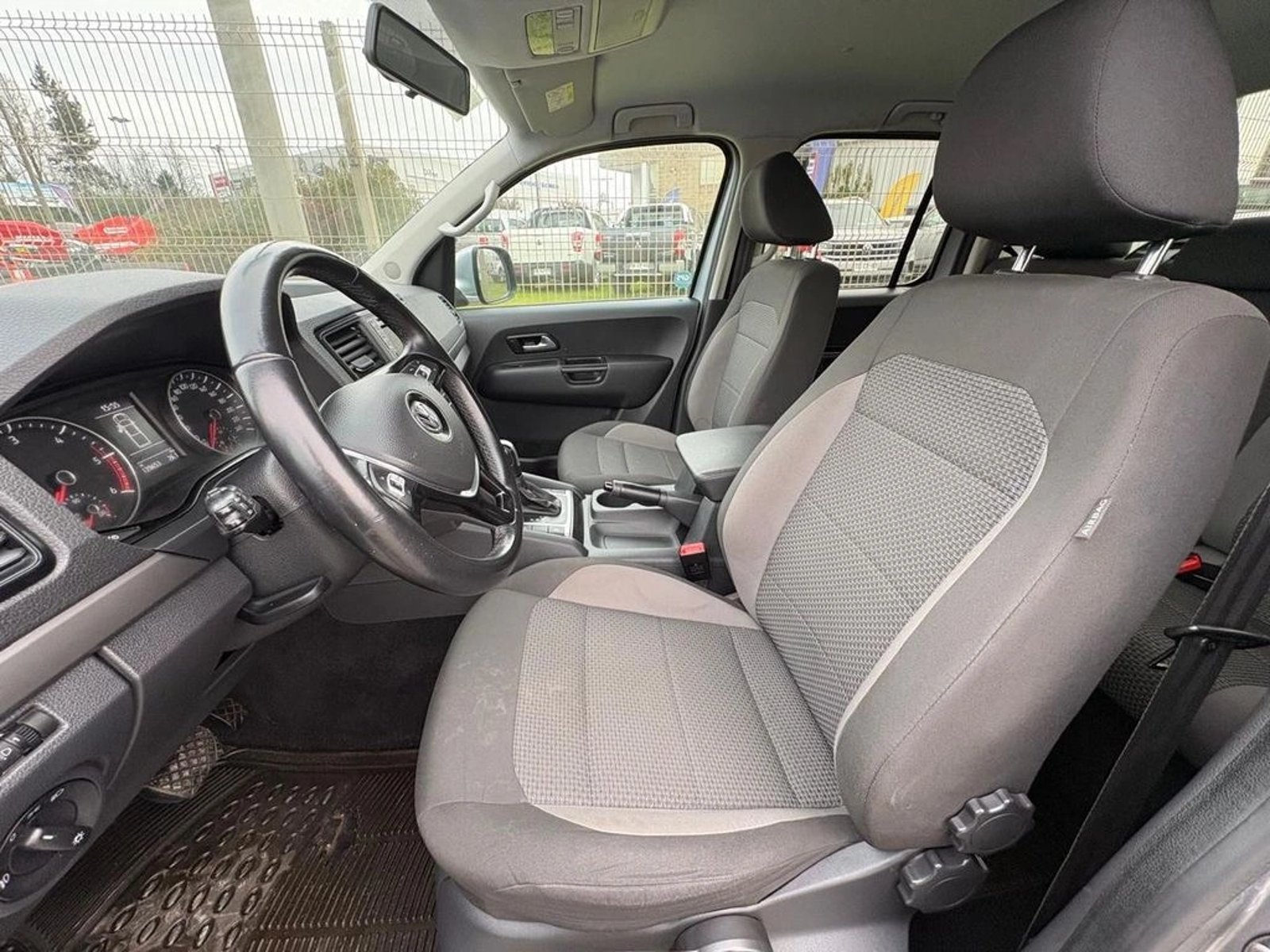 Volkswagen AMAROK COMFORTLINE 4X4 AUT. 2022 - Imagen 10 de 13
