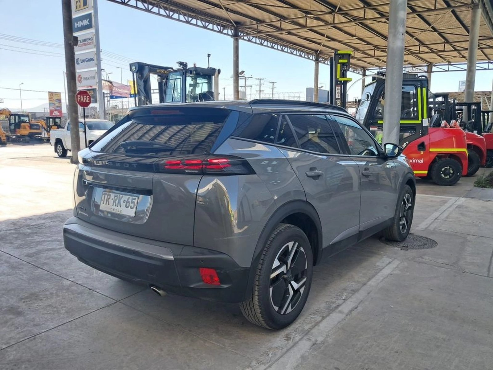 PEUGEOT 2008 ALLURE 1.5 BLUEHDI 2025 - Imagen 6 de 20