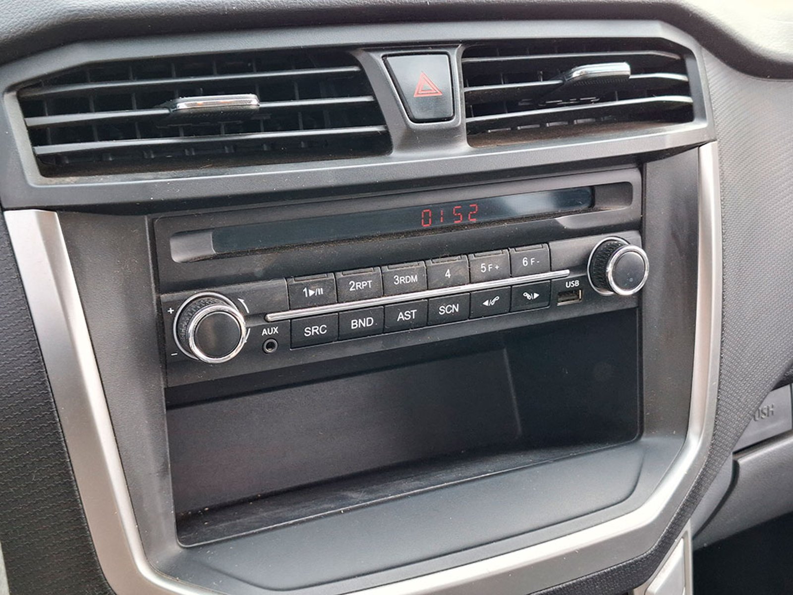 Maxus T60 T60 2.0 DX 4X2 MT 2024 - Imagen 13 de 20