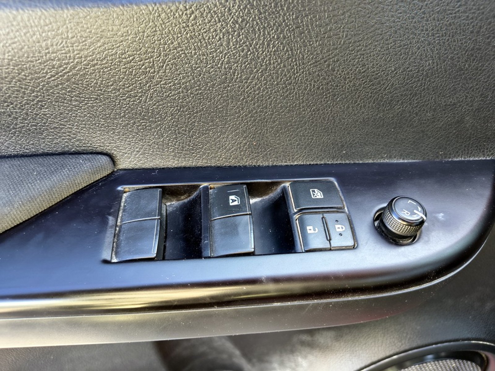 TOYOTA HILUX HILUX TSS 2.4 Diesel 4X2 T/M 2022 - Imagen 7 de 20