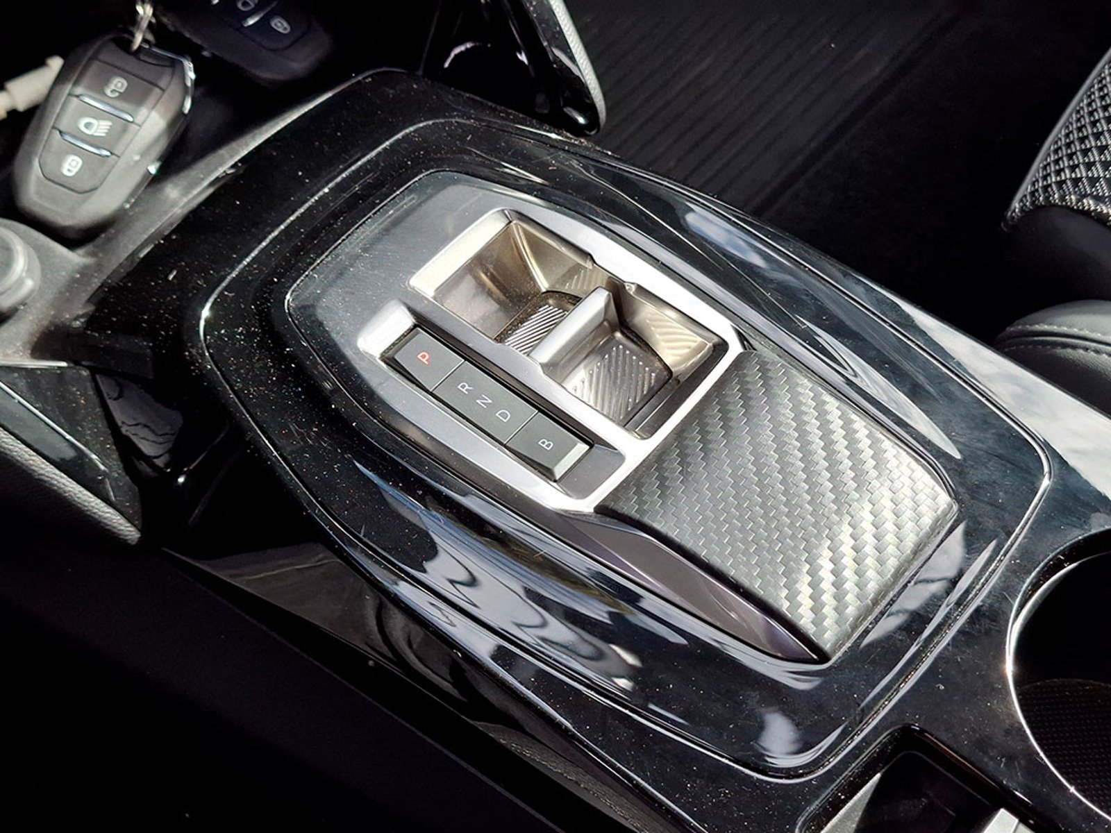 Peugeot E-2008 2008 EV 2023 - Imagen 17 de 20