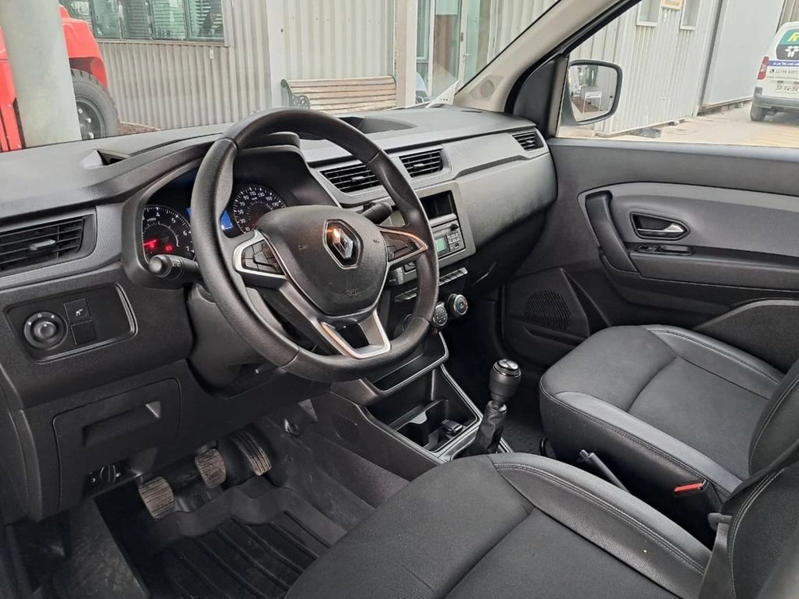 Renault EXPRESS ZEN 1.5 MT 4X2 DIESEL 2023 - Imagen 16 de 20