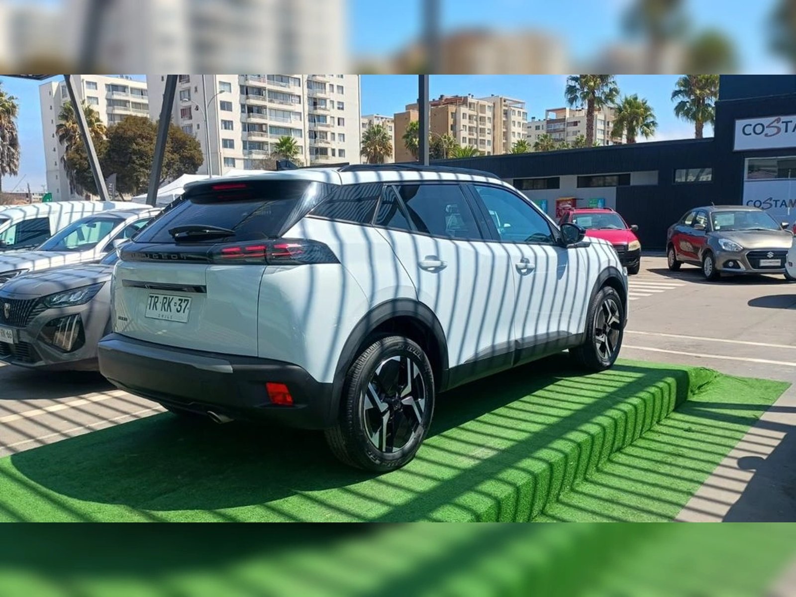 PEUGEOT 2008 ALLURE BLUE HDI AT 1.5T 2025 - Imagen 4 de 16
