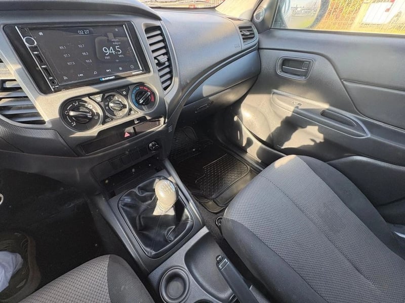 Mitsubishi L200 KATANA CR 4X2 2022 - Imagen 10 de 12