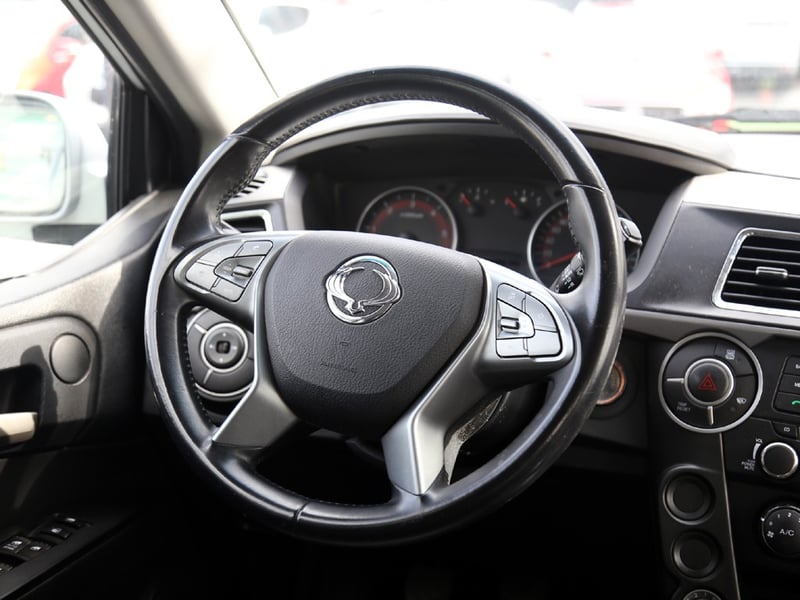 SsangYong ACTYON SPORTS 2.2 4X2 MT 2020 - Imagen 16 de 20