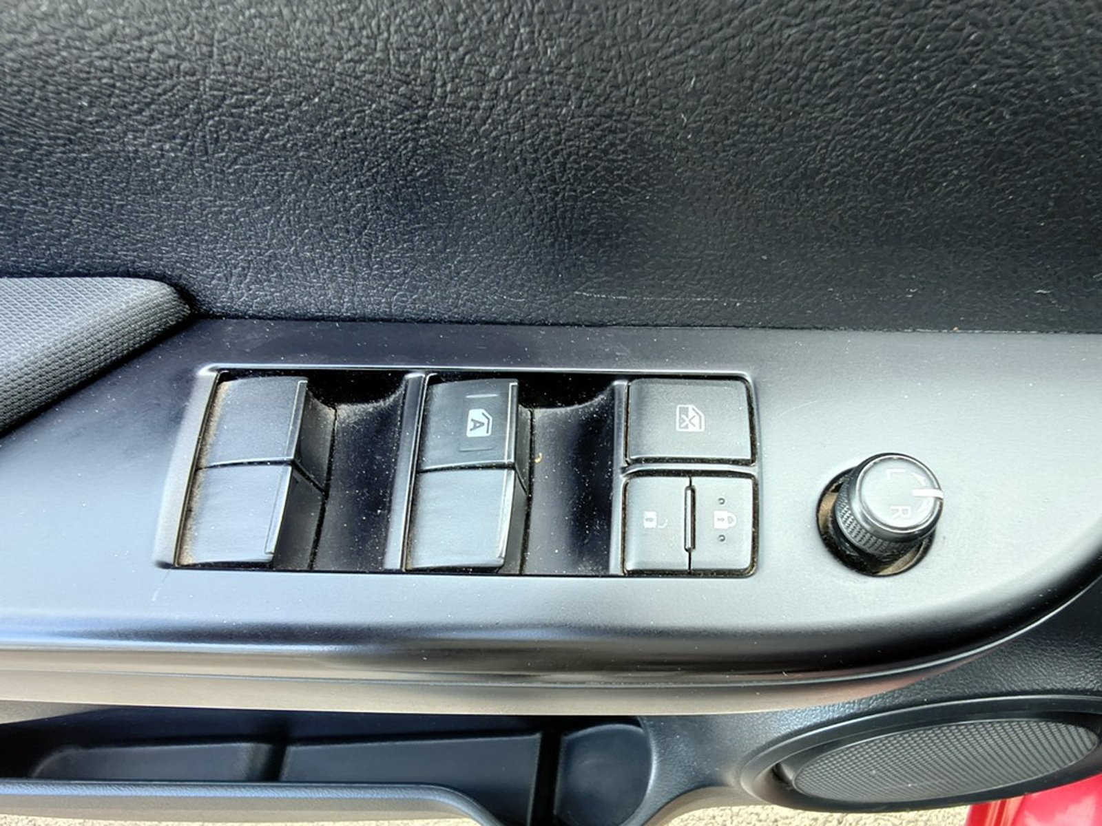 Toyota HILUX HILUX TSS 2.4 DIESEL 4X4 T/M 2023 - Imagen 8 de 20