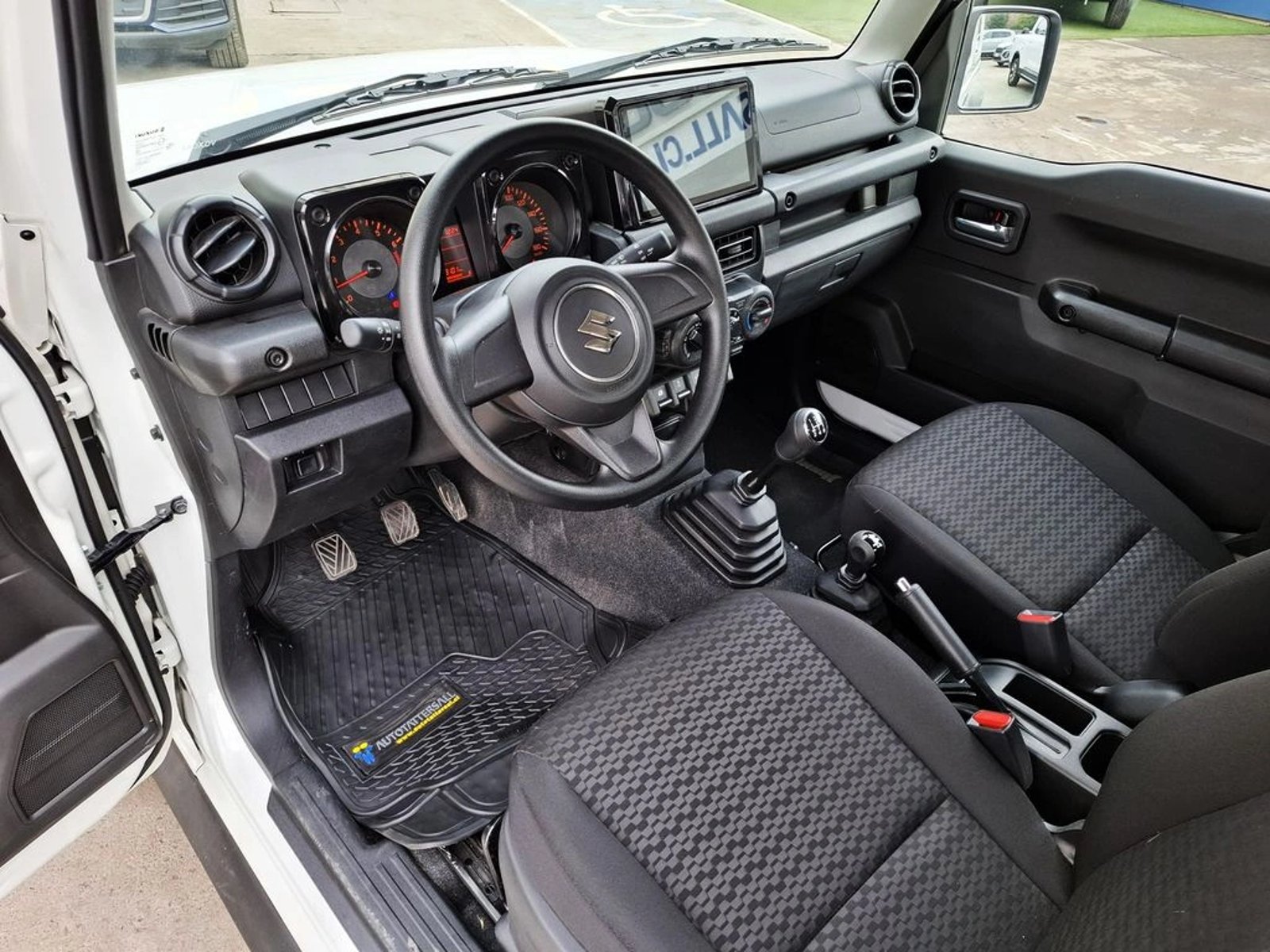 Suzuki JIMNY 1.5 GL VALOR + IVA 2025 - Imagen 13 de 20
