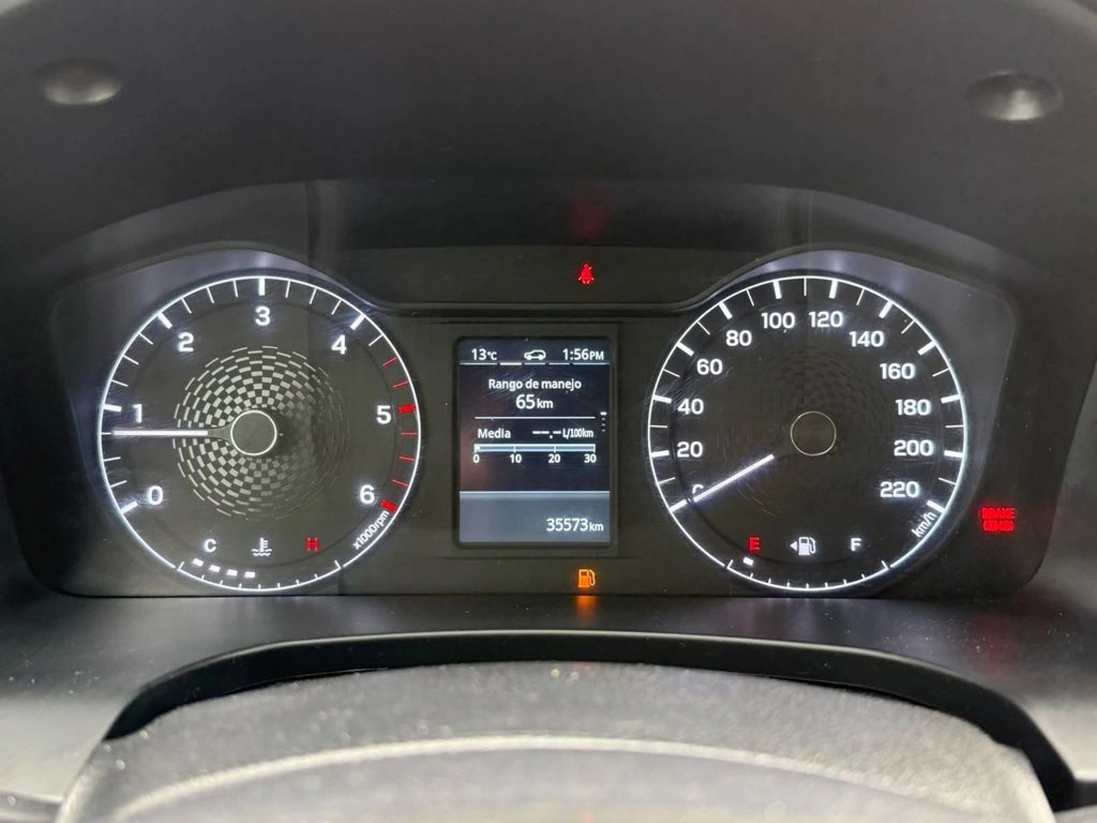 SsangYong MUSSO 2.2 LIMITED MT 4X4 DIESEL 2023 - Imagen 14 de 18