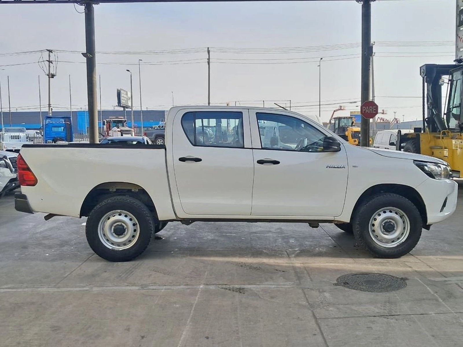 TOYOTA HILUX DX 2.4 4X2 2022 - Imagen 6 de 20