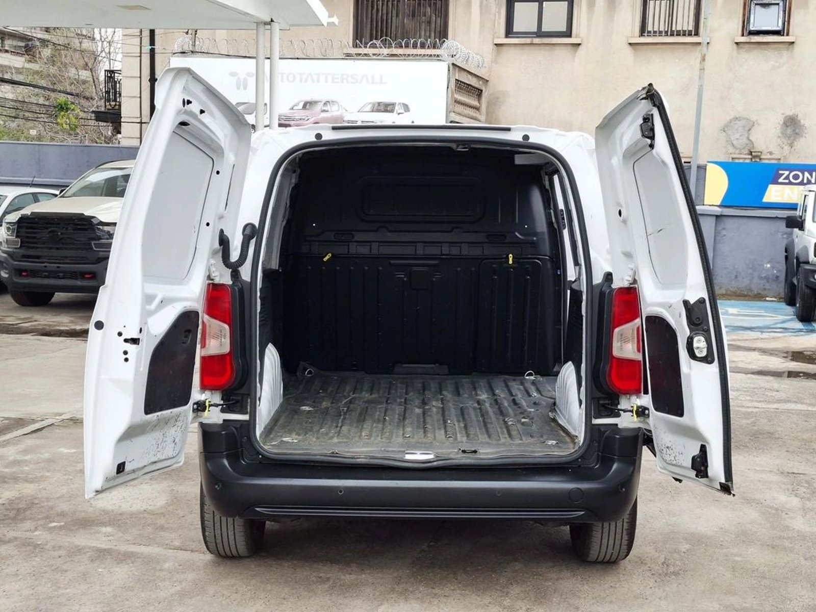 Citroën BERLINGO 1.5 2024 - Imagen 10 de 20