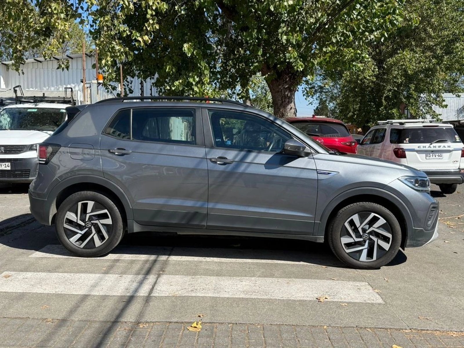VOLKSWAGEN T-CROSS 1.0 TSI COMFORTLINE AT 2025 - Imagen 4 de 12