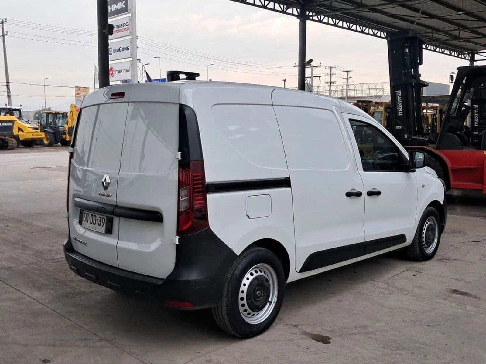 Renault EXPRESS ZEN 1.5 MT 4X2 DIESEL 2023 - Imagen 6 de 20