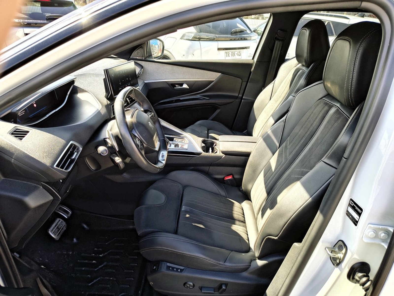 PEUGEOT 5008 BLUEHDI 130 1.5 AUT 2023 - Imagen 10 de 20