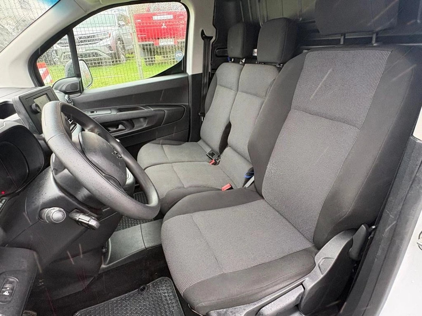 Citroën BERLINGO 1.5 L1 DIESEL 2024 - Imagen 7 de 9