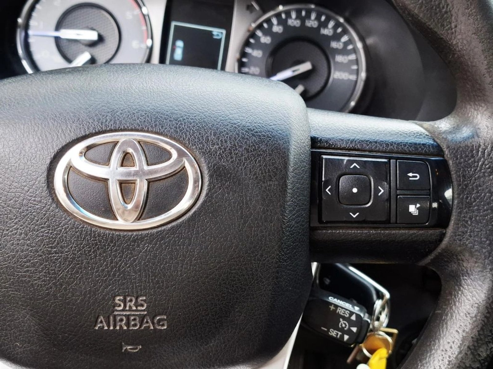 TOYOTA HILUX 2.4 2022 - Imagen 19 de 20