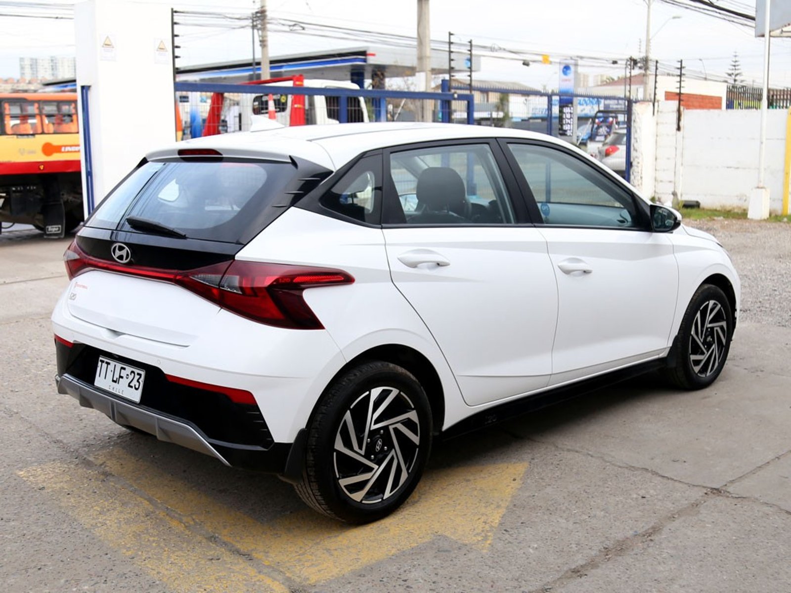 HYUNDAI I20 1.4 BI3 FUNK EDITION MT 2025 - Imagen 5 de 20