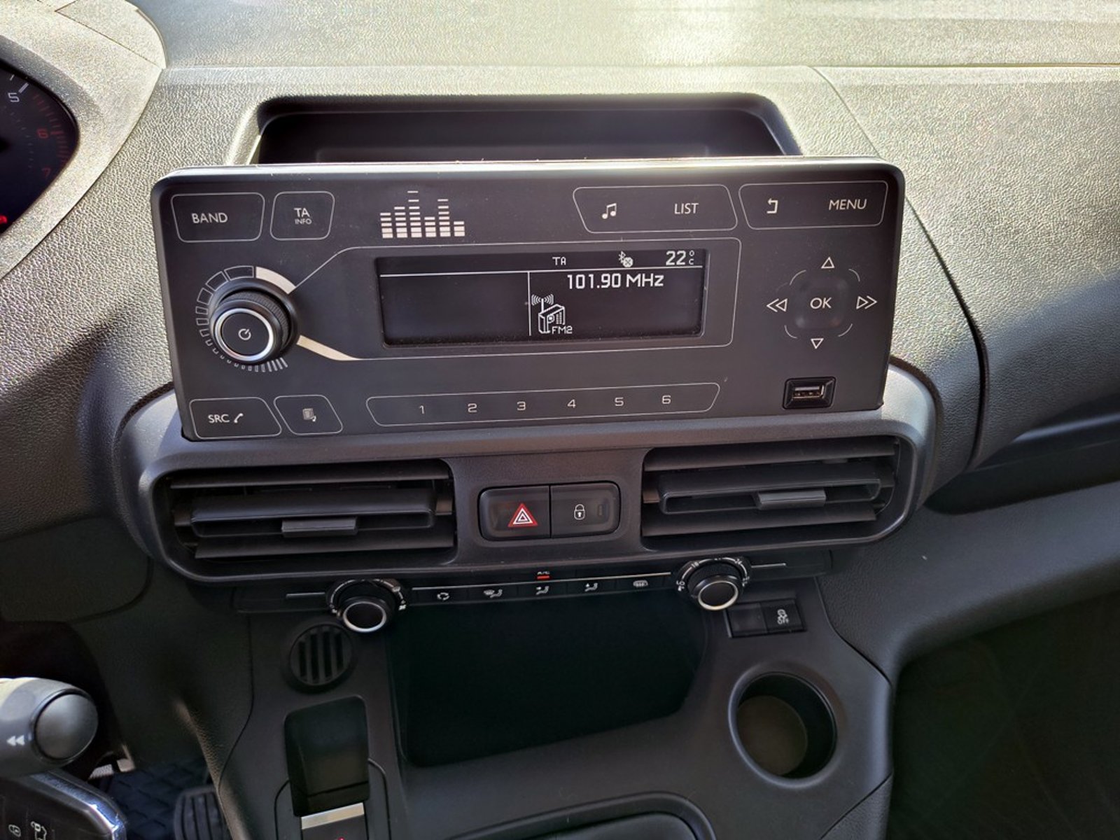 PEUGEOT PARTNER PARTNER 1.6 Diesel 4x2 T/M 2021 - Imagen 13 de 17