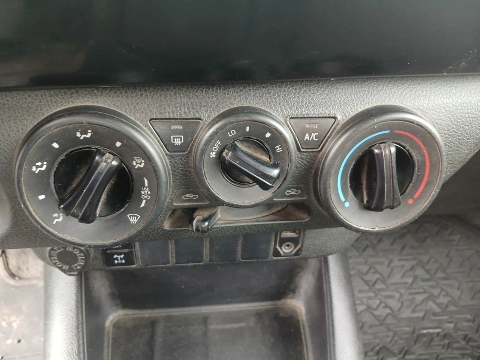 Toyota HILUX TSS 2.4 Diesel 4X2 T/M 2022 - Imagen 17 de 20