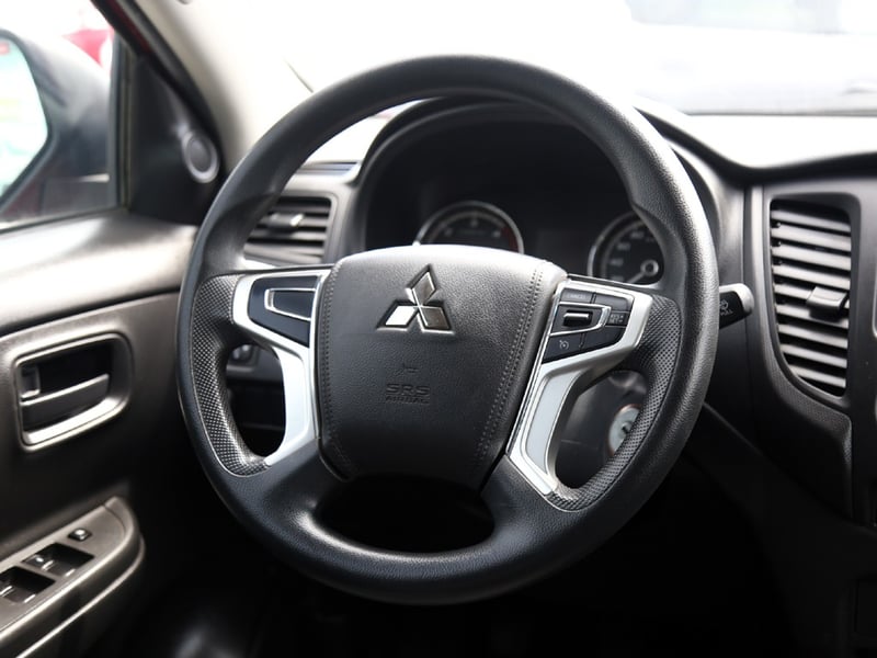 Mitsubishi L200 KATANA 2.4 4x4 MT 2023 - Imagen 16 de 20