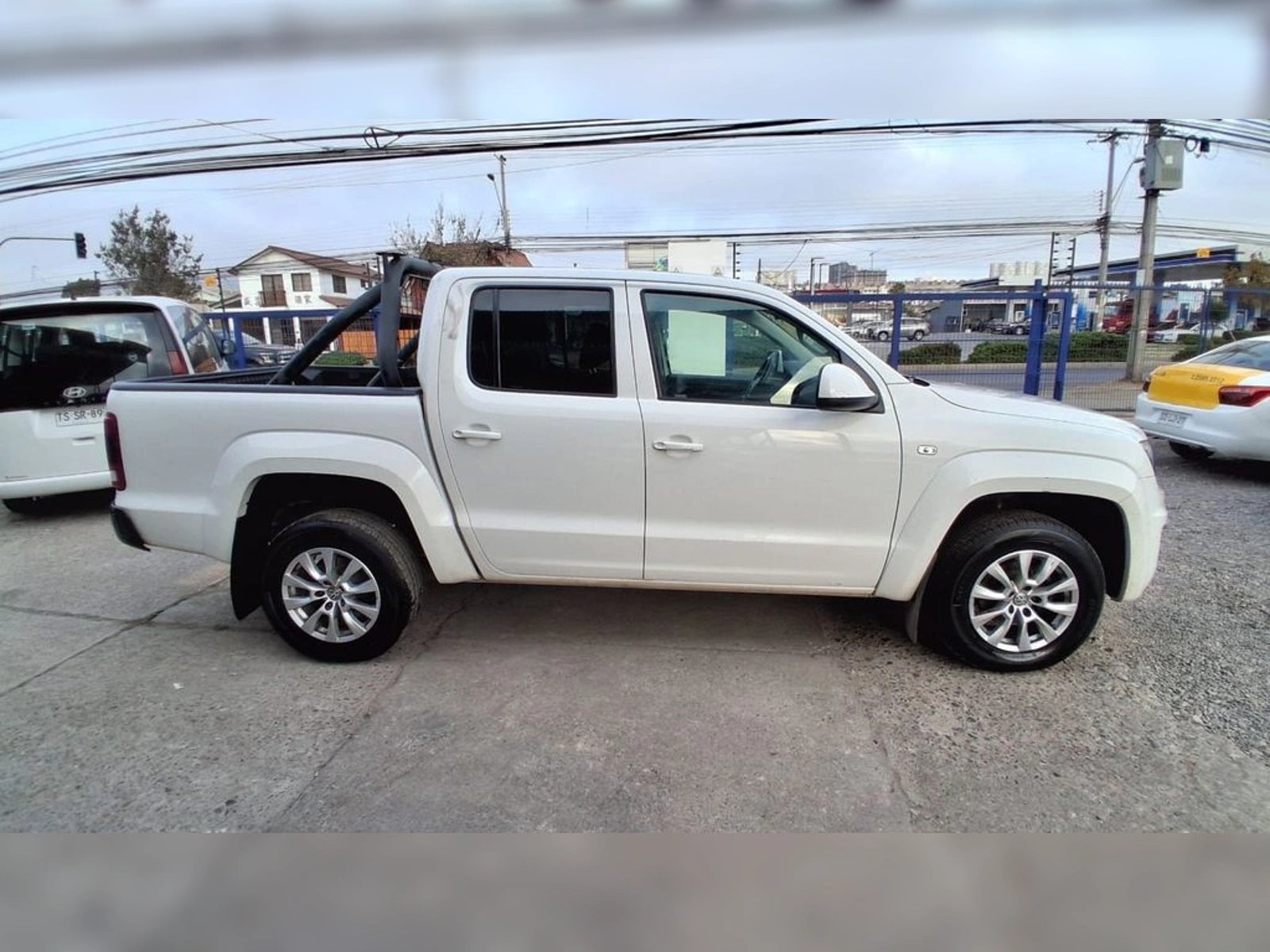 VOLKSWAGEN AMAROK 2.0 TRENDLINE  MT 4X4 DIESEL 2023 - Imagen 4 de 19