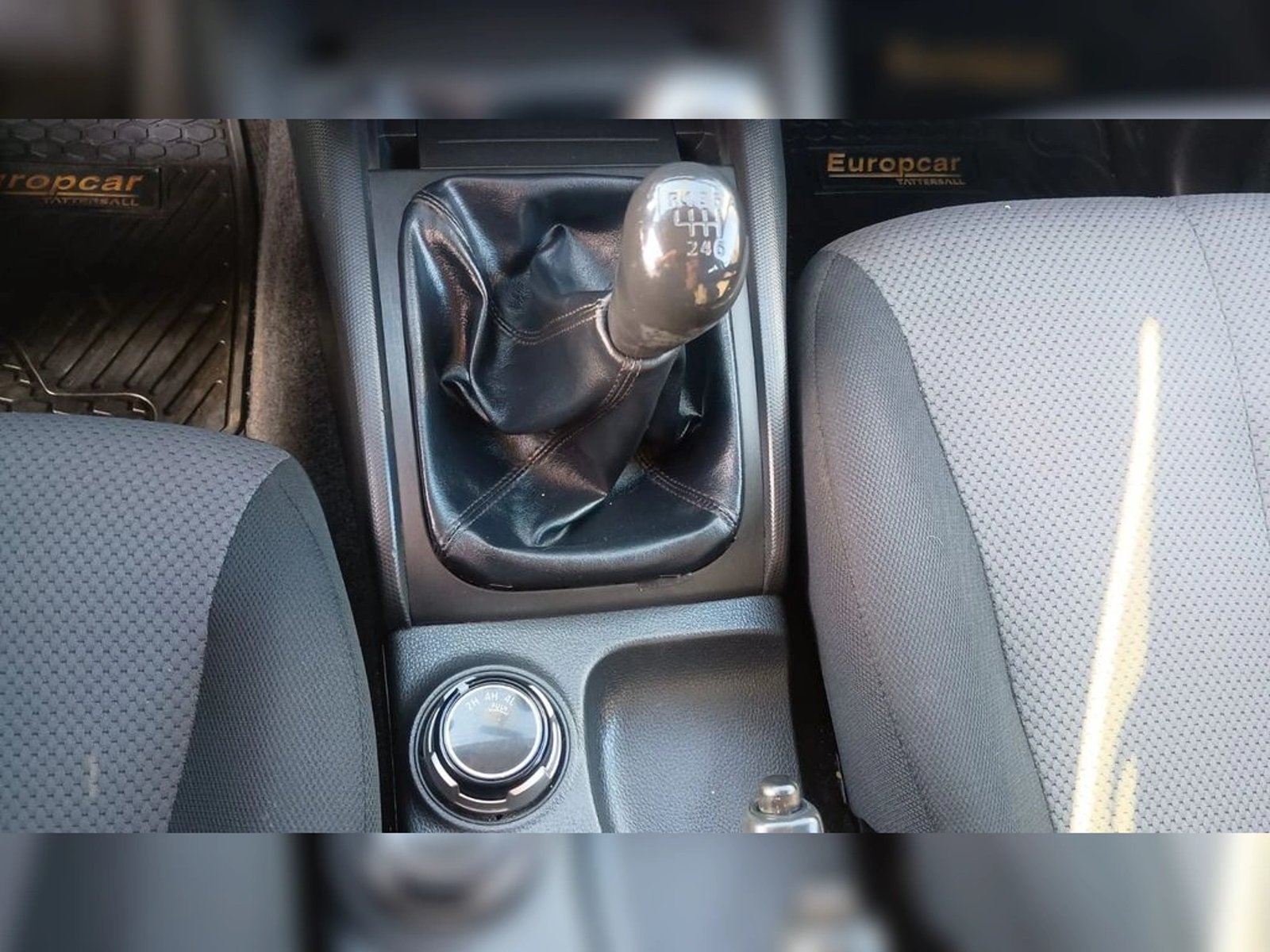 MITSUBISHI L200 2.4 KATANA CRT DIESEL  4X4 MT 4P 2022 - Imagen 12 de 12