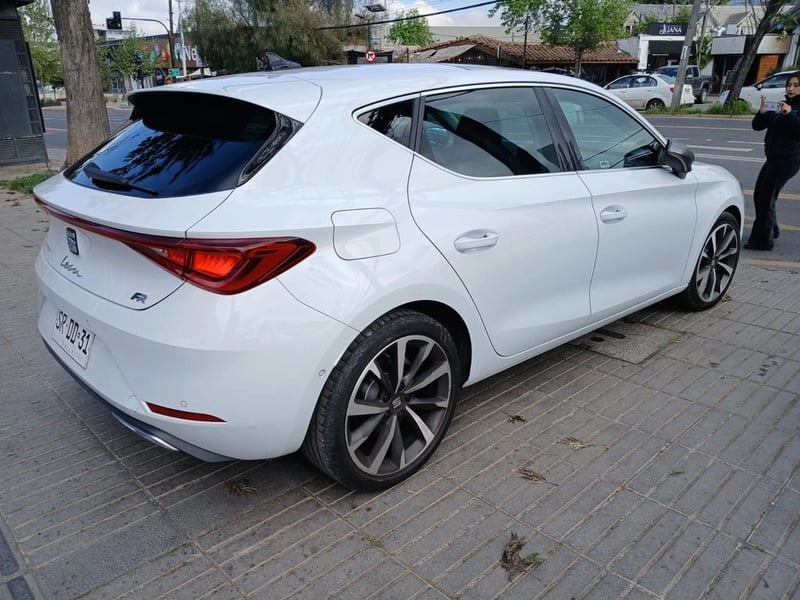SEAT LEON Leon FR 1.4 TSI AT 2023 - Imagen 6 de 17
