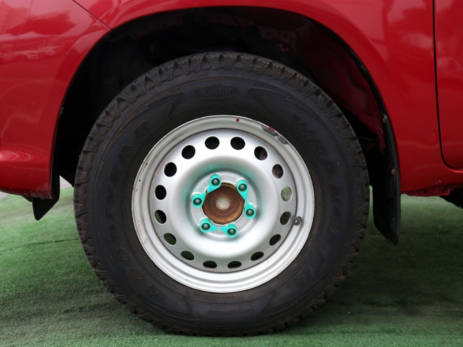 TOYOTA HILUX 2.4 TSS MT 4X2 DIESEL 2024 - Imagen 8 de 17