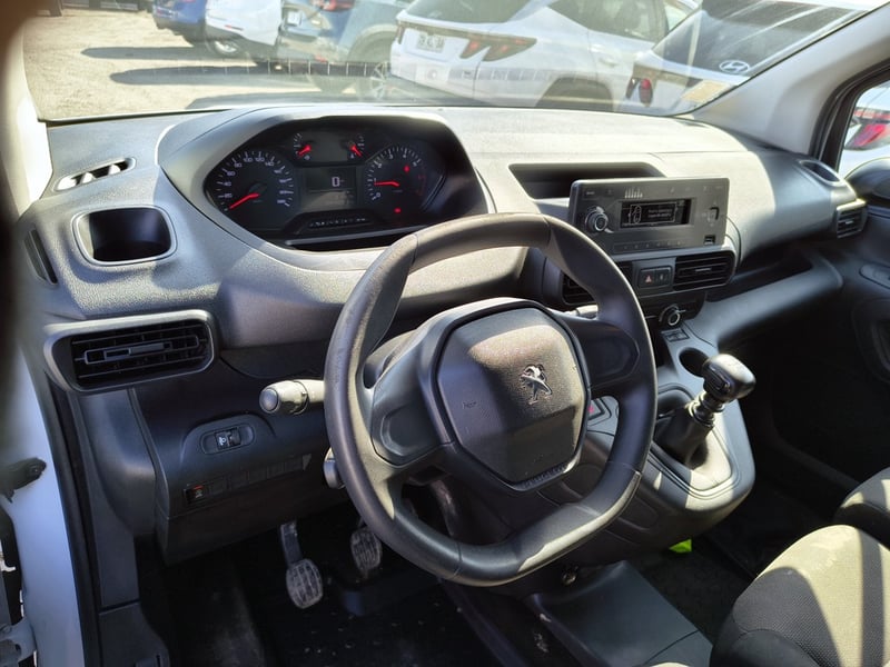 Peugeot PARTNER L1 1.5 Diesel 4X2 T/M 2023 - Imagen 10 de 16