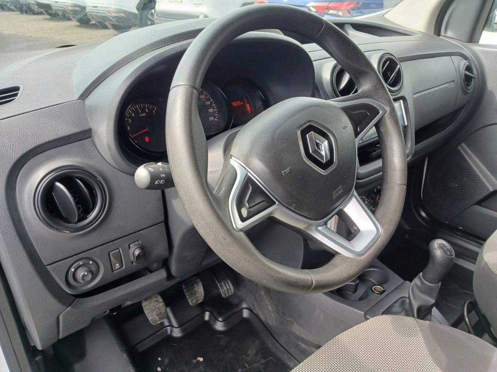 Renault DOKKER 1.5 Diesel 4x2 T/M 2022 - Imagen 10 de 20