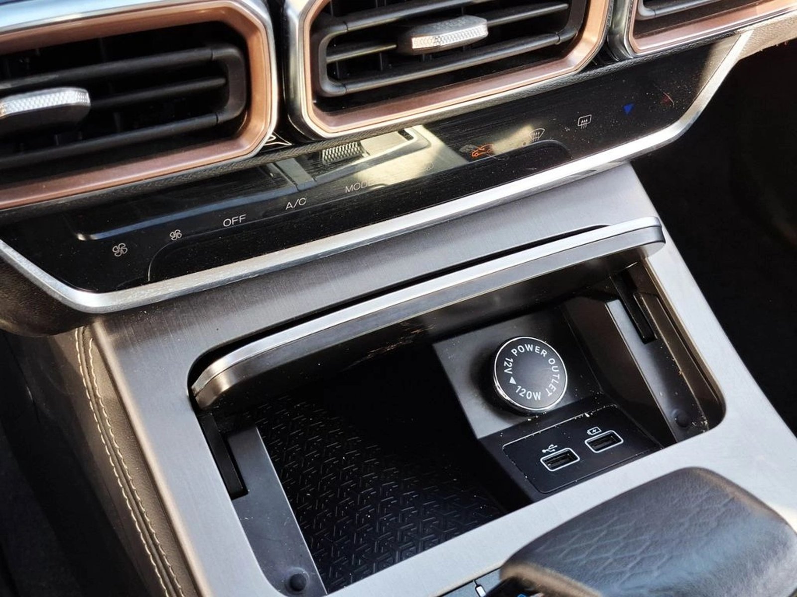 JETOUR X70 PLUS 1.5 2024 - Imagen 19 de 20